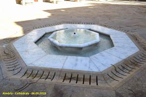 28 LA CATHEDRALE ET LE FORTERESSE DE L INCARNATION (35)